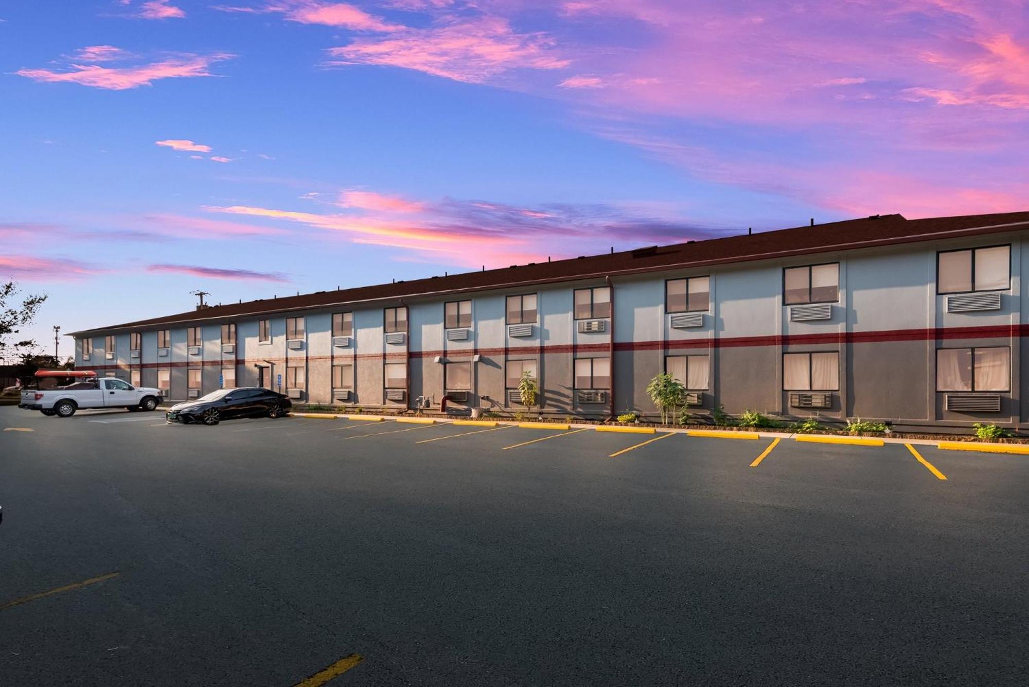 Red Roof Inn & Suites Vineland - Buena Zewnętrze zdjęcie